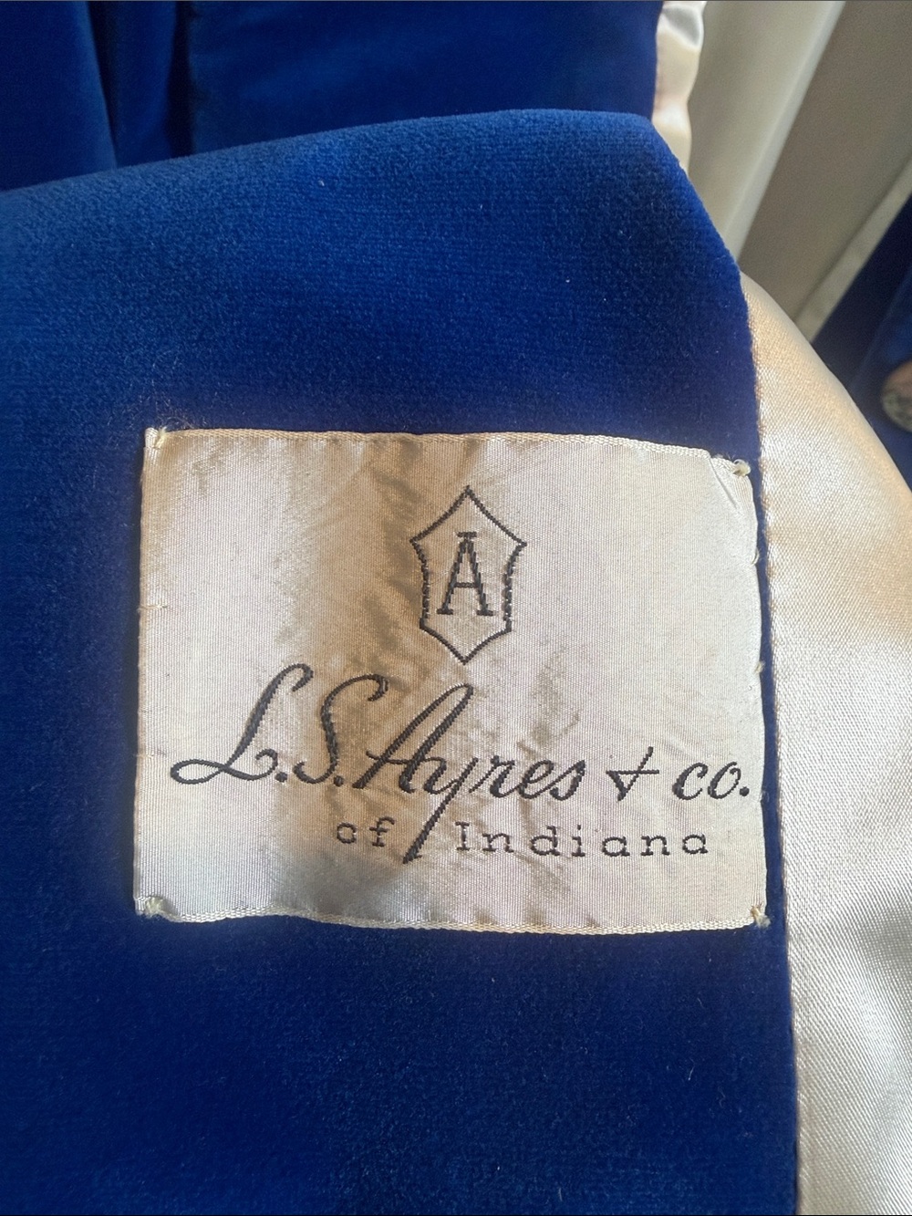 Vintage blue velvet capelet coat cape lined L.S. Ayres co Indiana - Picture 5 of 8